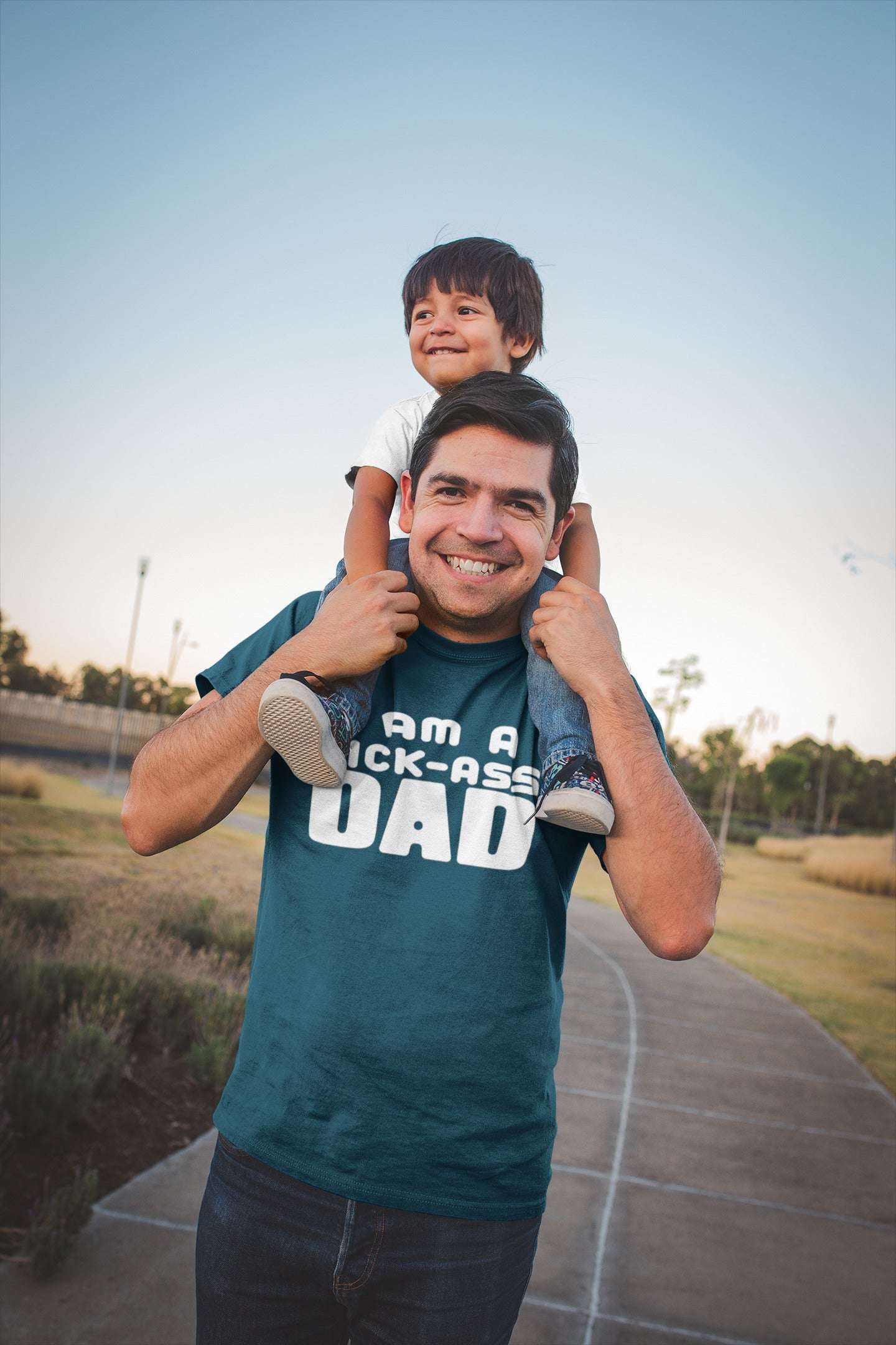 I Am a Kick-Ass Dad T-Shirt Fun and Bold Gift for Awesome Dads FathersGalaxy Tees