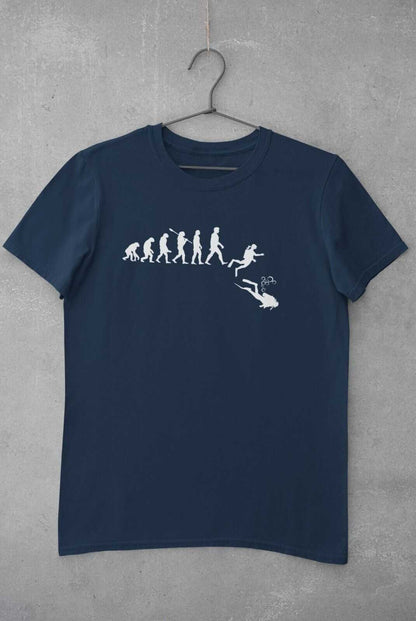 EVOLUTION OF SCUBA DIVING T-Shirt Gift For Diver Darwin Ape To Man Evo Design T-Shirt