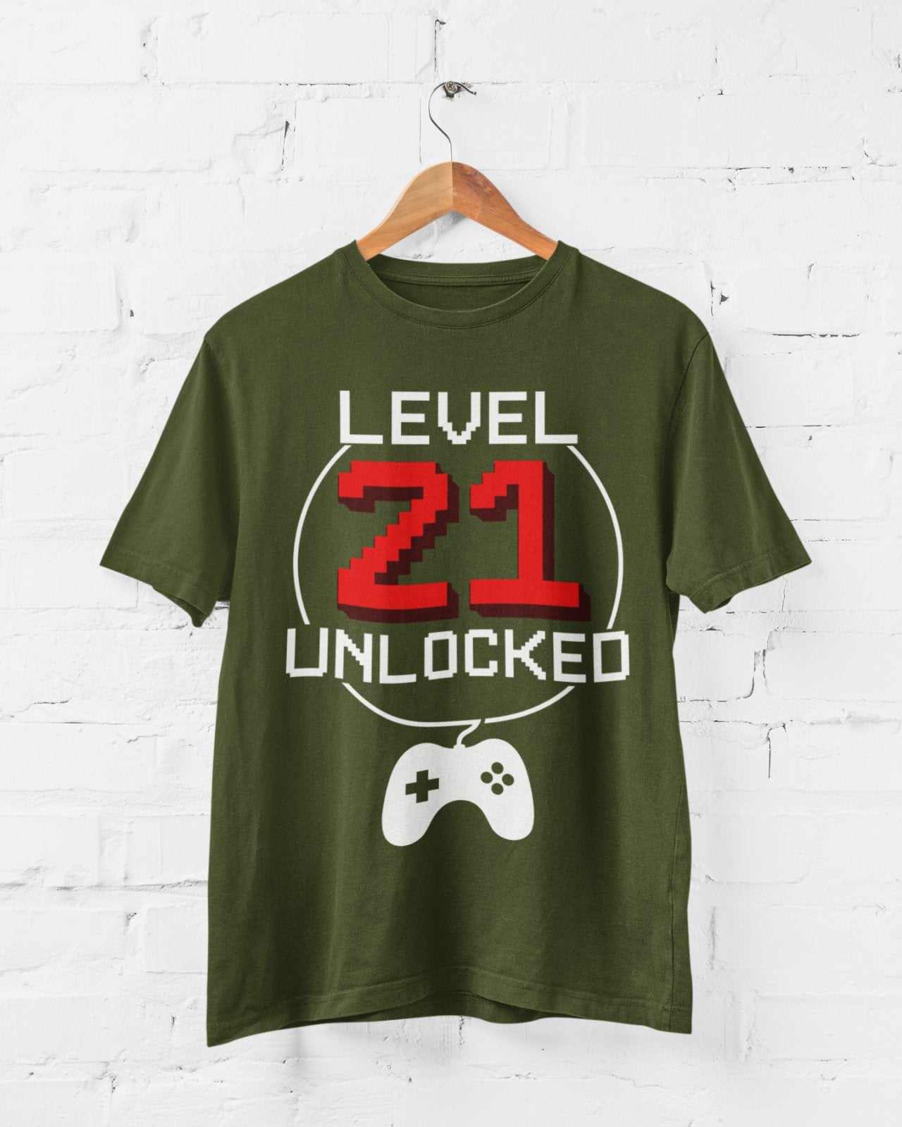 Funny 21st Birthday T-Shirt Level 21 Unlocked Gamer Themed Gift Gaming T-Shirt