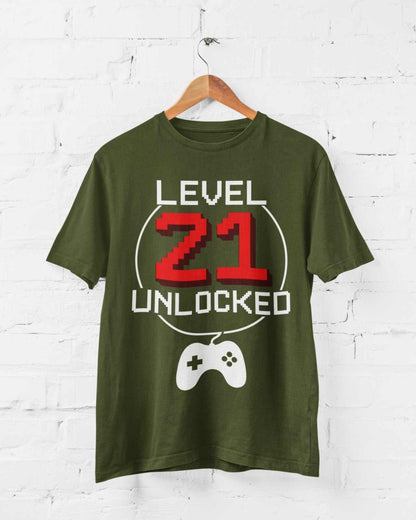 Funny 21st Birthday T-Shirt Level 21 Unlocked Gamer Themed Gift Gaming T-Shirt