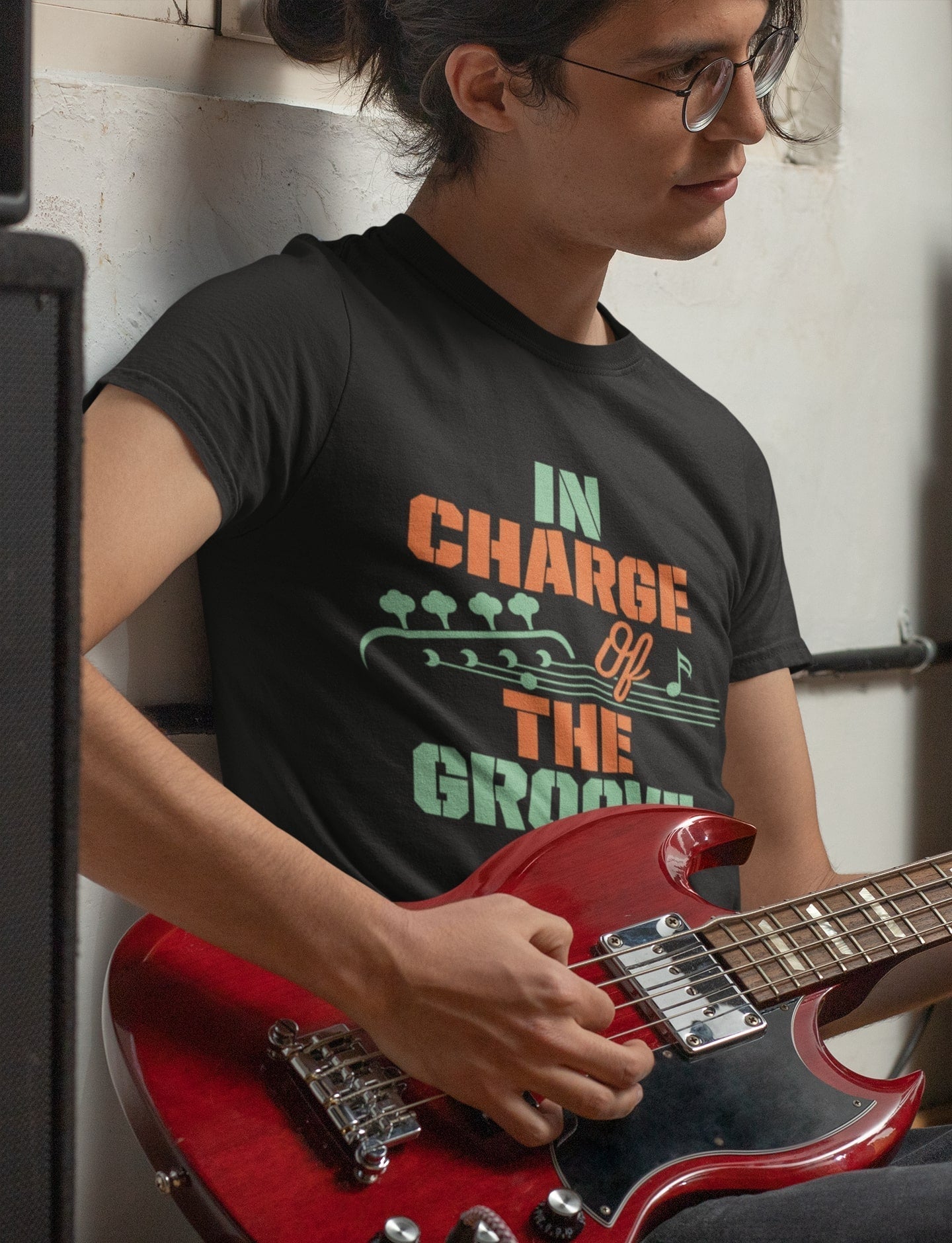 Funny BASS Guitar T-Shirt IN CHARGE OF THE GROOVE Guitarist gift present band T-Shirt