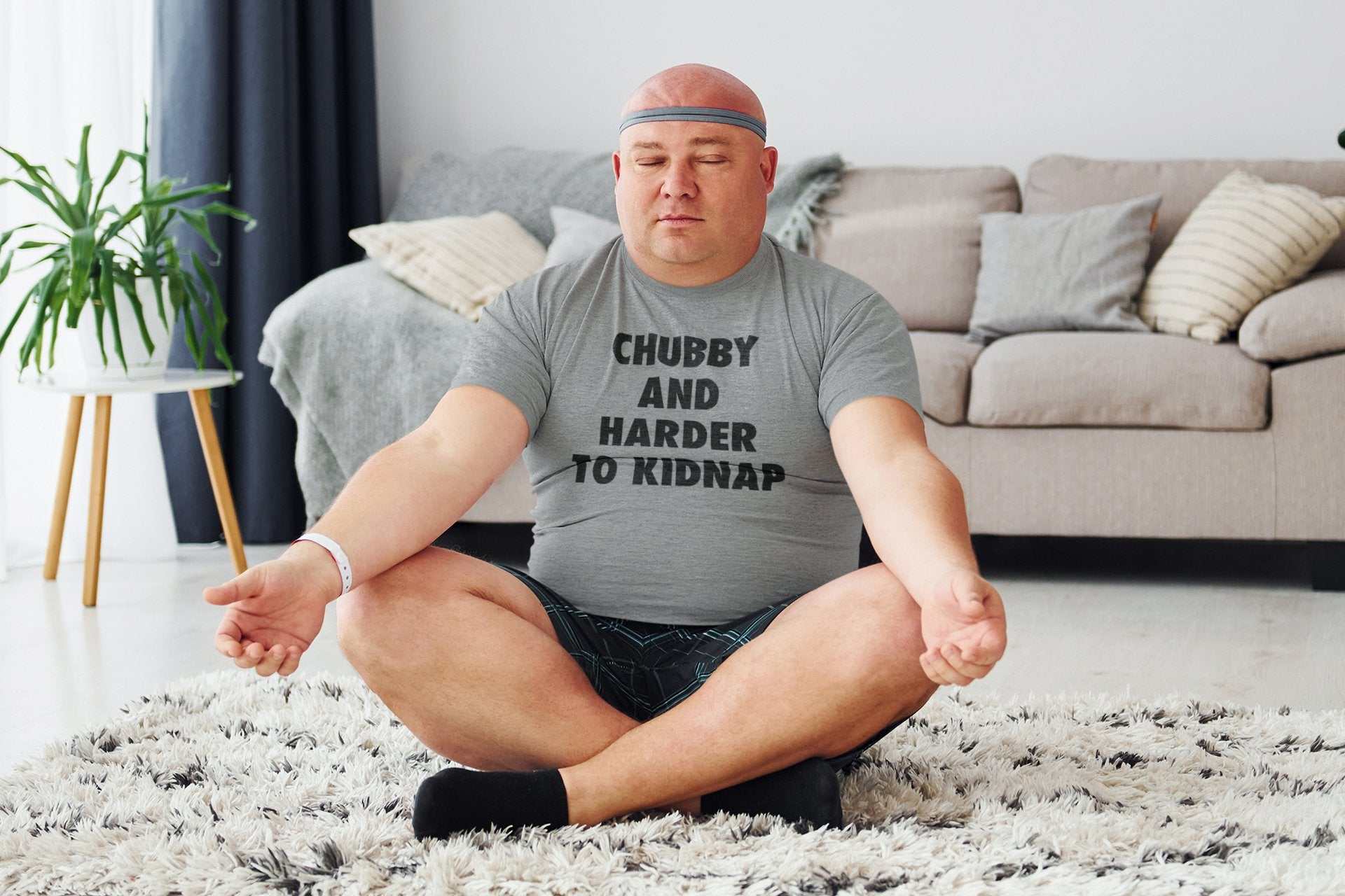Funny T-Shirt Chubby And Harder To Kidnap Fat Joke Novelty Gift Fun Slogan T-Shirt