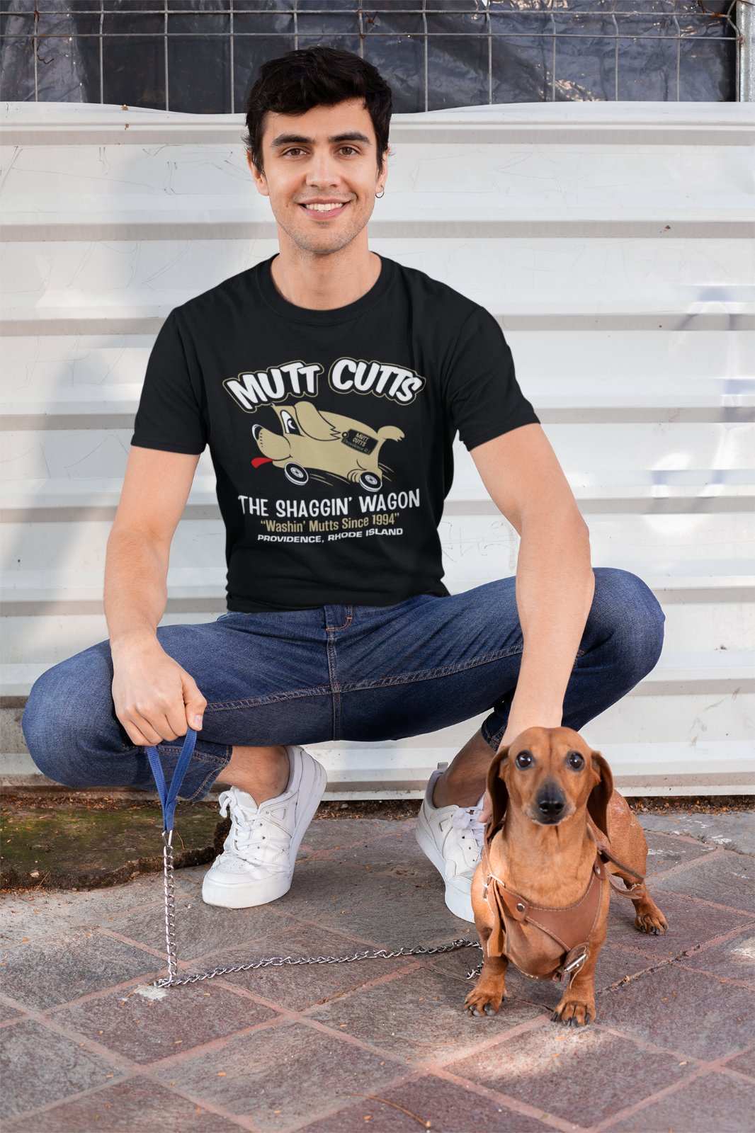 Funny T-Shirt Mutt Cutts Shaggin Wagon Dumber Dumb Retro Movie 1994 Joke Gift T-Shirt