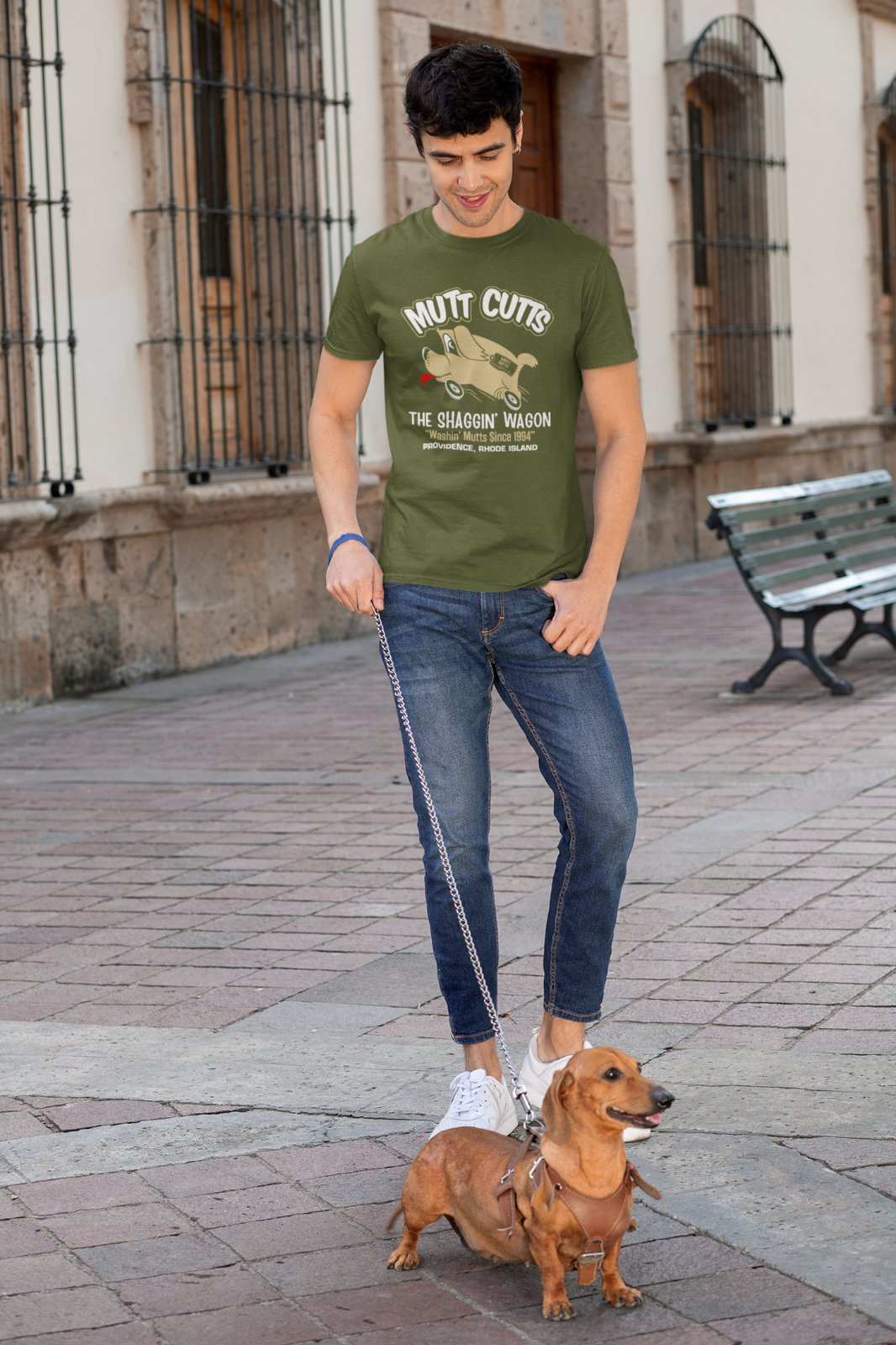 Funny T-Shirt Mutt Cutts Shaggin Wagon Dumber Dumb Retro Movie 1994 Joke Gift T-Shirt
