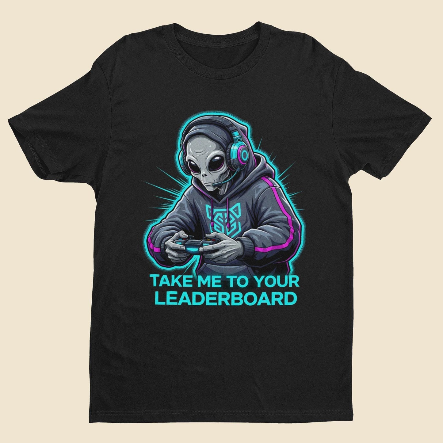 Retro 80s Alien Gamer T-Shirt: Sci-Fi Neon Graphic Tee