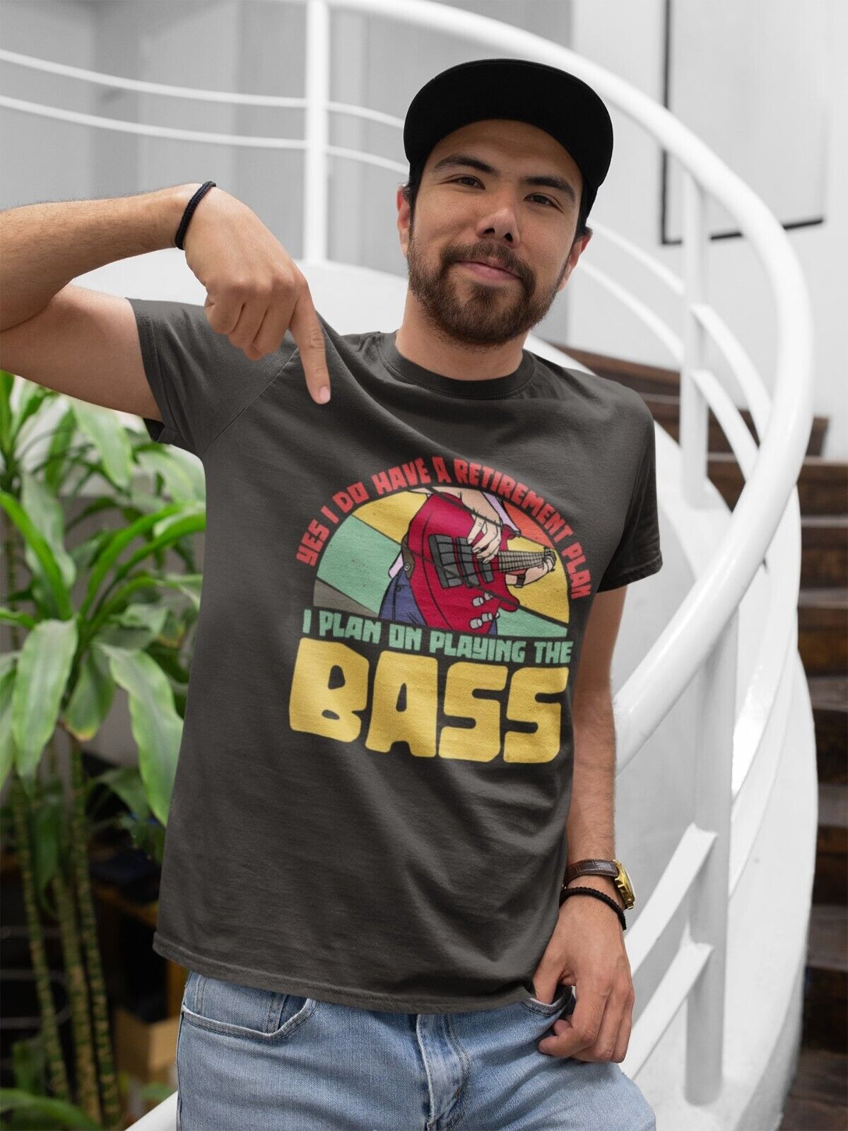 YES I DO HAVE A RETIREMENT PLAN I PLAN ON PLAYING THE BASS Funny Guitar T-Shirt T-Shirt